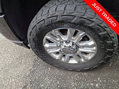 Used 2022 GMC Sierra 2500 Denali w/ Denali Ultimate Package AWD/4WD image 8