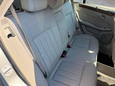 Used 2011 Mercedes-Benz E 350 4MATIC Wagon image 7