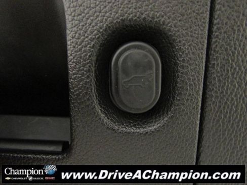 Used 2016 GMC Yukon SLE w/ HD Trailering Package image 12