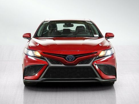 Used 2023 Toyota Camry XLE FWD image 8