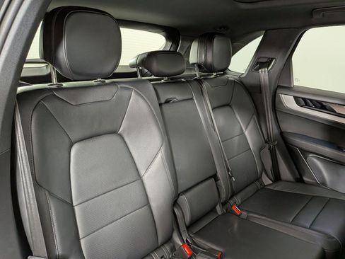 Certified 2025 Porsche Cayenne AWD/4WD image 24