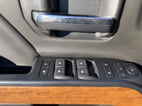 Used 2019 Chevrolet Silverado 2500 High Country w/ Duramax Plus Package image 4