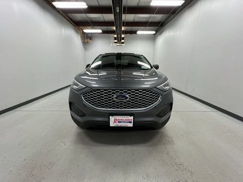 Used 2023 Ford Edge SE AWD/4WD image 3