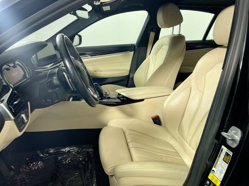 Used 2017 BMW 530i xDrive AWD/4WD image 12