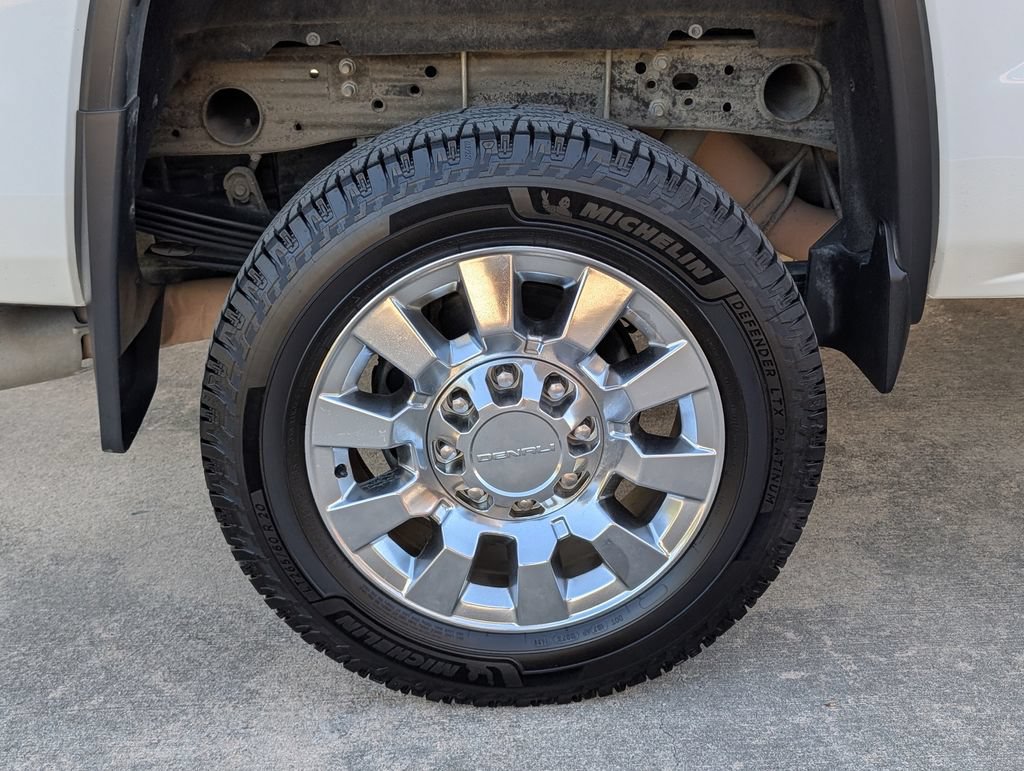 Used 2016 GMC Sierra 2500 Denali w/ Duramax Plus Package AWD/4WD image 3