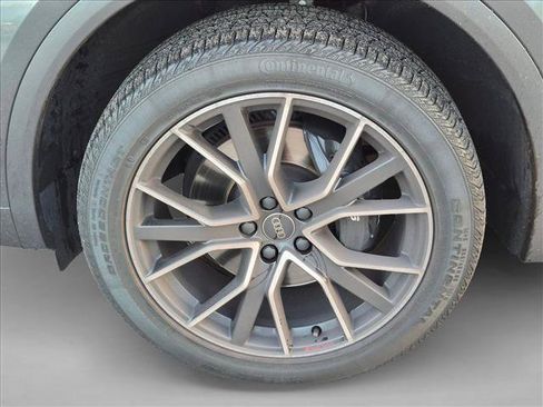Used 2023 Audi SQ5 Prestige w/ Prestige Package AWD/4WD image 10
