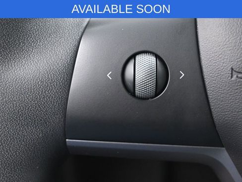 Used 2021 Tesla Model Y Long Range AWD/4WD image 15