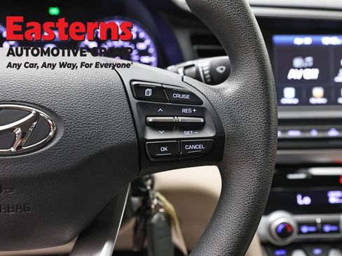 Used 2020 Hyundai Elantra SEL w/ Cargo Package (C1) FWD image 15