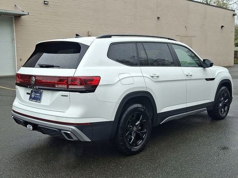 Certified 2025 Volkswagen Atlas Peak Edition SE AWD/4WD image 11