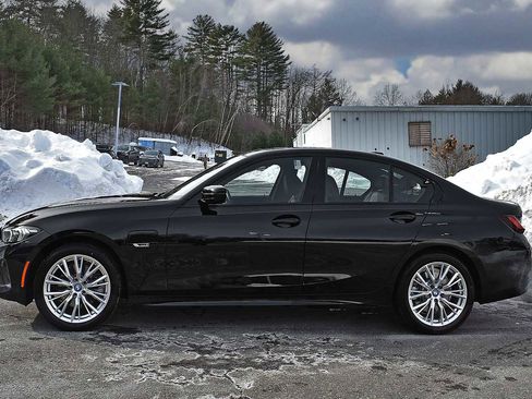 Used 2023 BMW 330e xDrive w/ Premium Package image 4