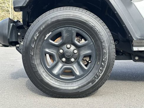 Used 2021 Jeep Wrangler Unlimited Sport AWD/4WD image 16