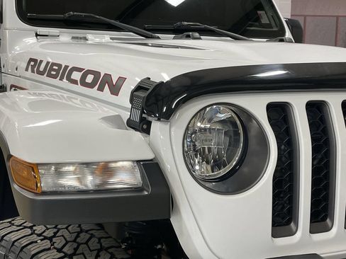 Used 2023 Jeep Gladiator Rubicon w/ Cold Weather Group AWD/4WD image 10