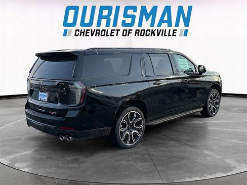 New 2026 Chevrolet Suburban RST w/ RST Capability Package image 6