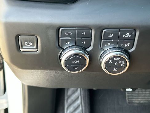 Used 2023 GMC Sierra 1500 AT4 AWD/4WD image 18