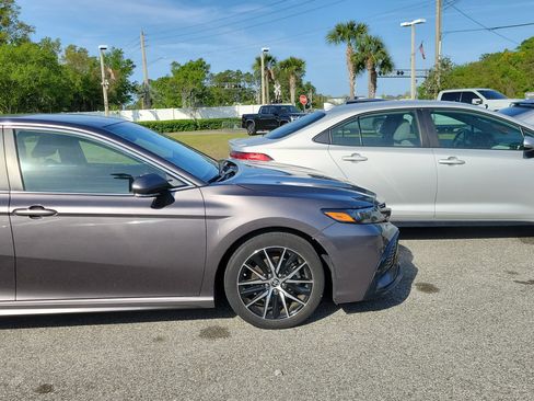 Used 2023 Toyota Camry SE image 8