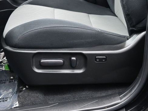 Used 2023 Toyota Tacoma TRD Sport w/ Advanced Technology Package image 11