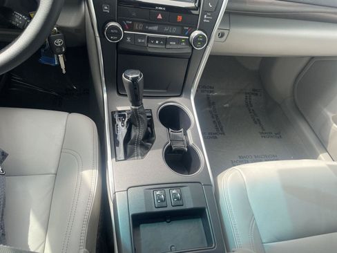 Used 2017 Toyota Camry XLE FWD image 13