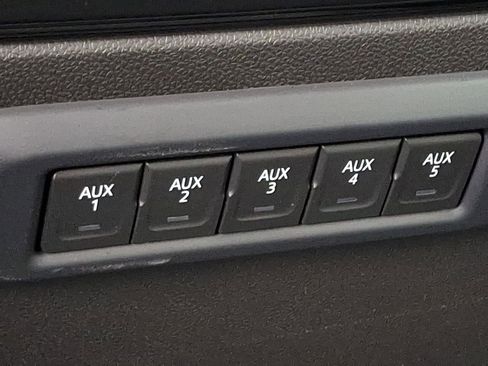 Used 2024 GMC Sierra 3500 SLE w/ SLE Value Package image 25