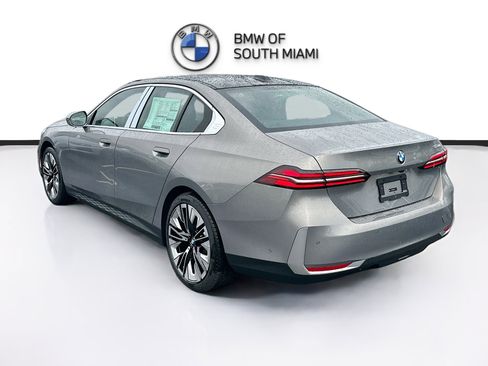 New 2026 BMW 530i w/ Executive Package RWD image 4
