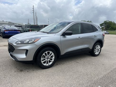 Used 2022 Ford Escape SE w/ Cold Weather Package AWD/4WD image 4