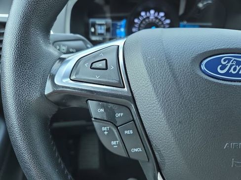 Used 2024 Ford Edge SEL image 19