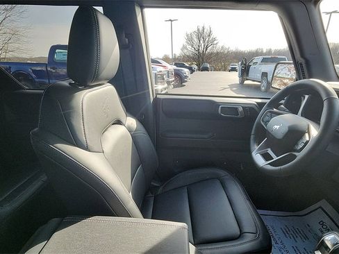 New 2025 Ford Bronco Outer Banks w/ Black Appearance Package image 13