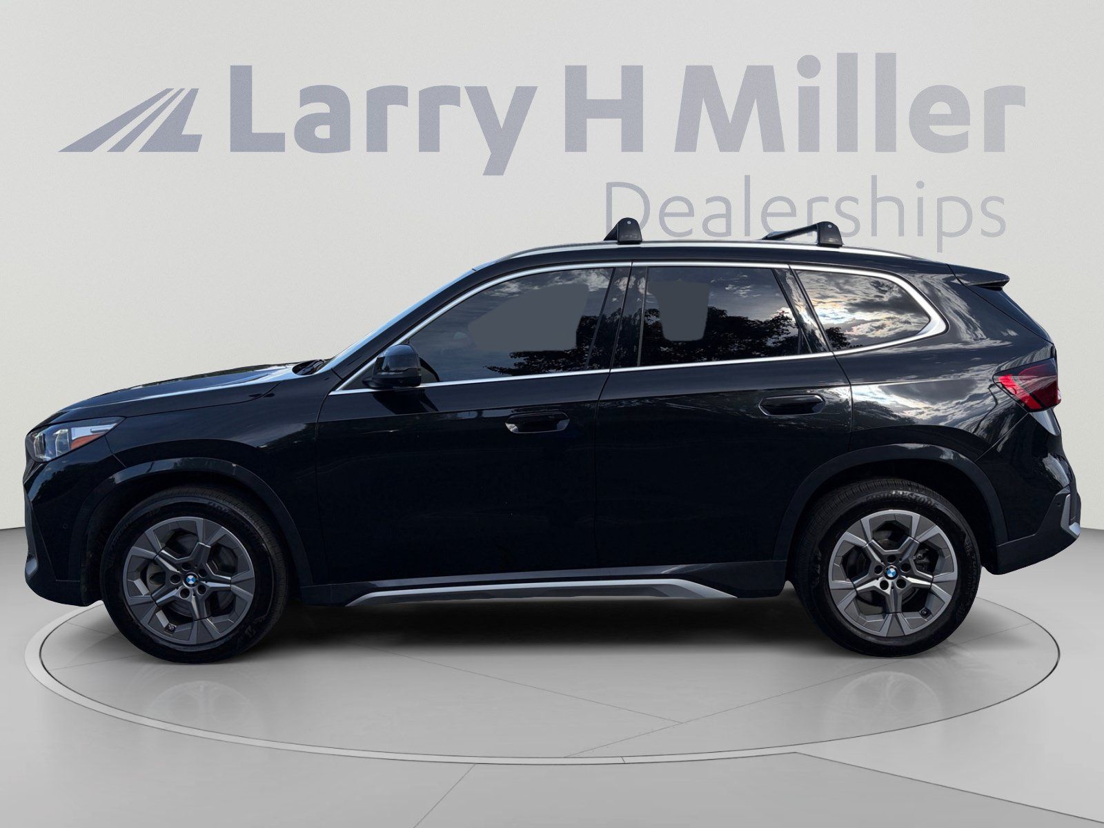 Used 2025 BMW X1 xDrive28i w/ Technology Package AWD/4WD image 2