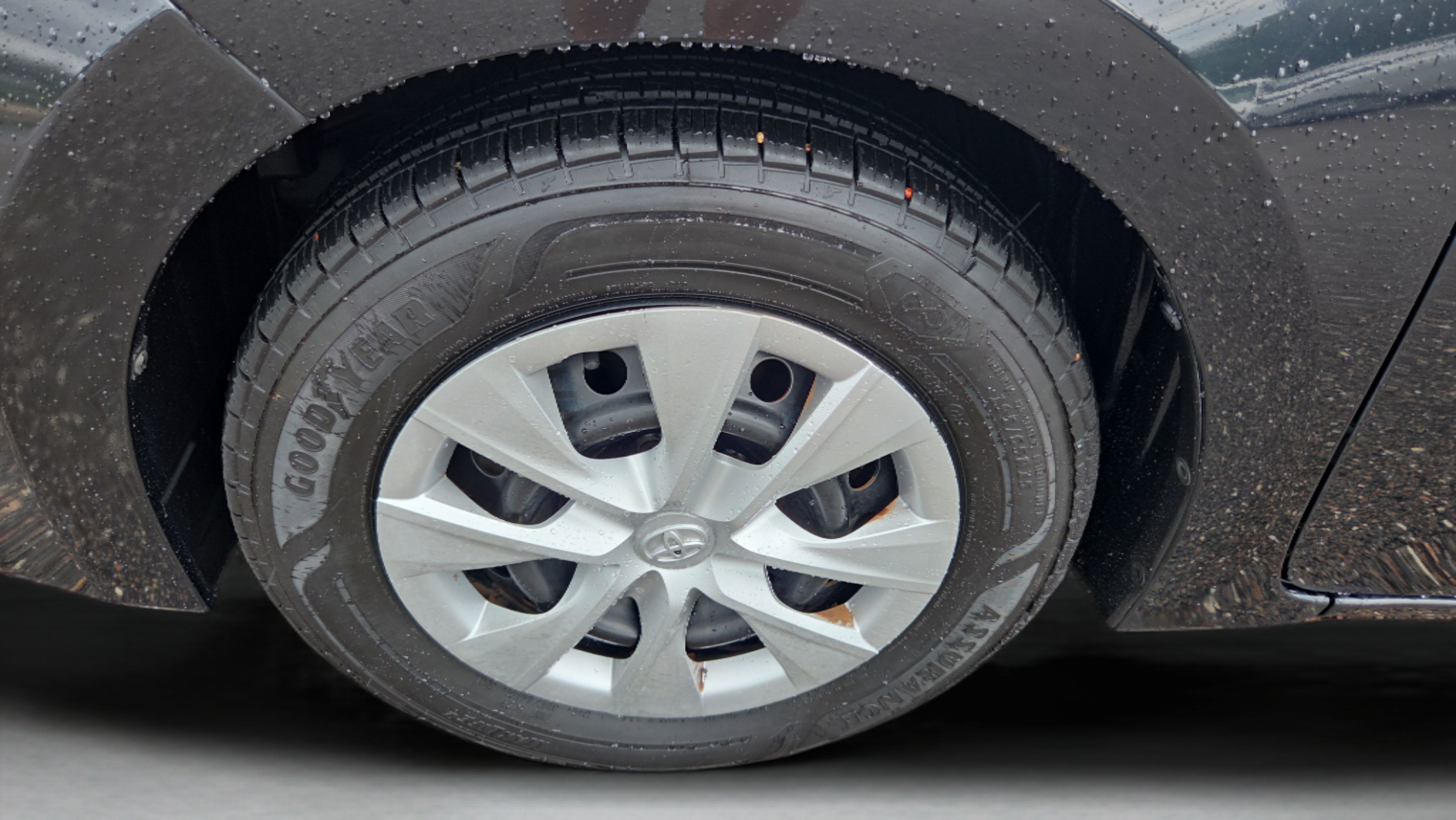 Used 2015 Toyota Corolla L FWD image 28