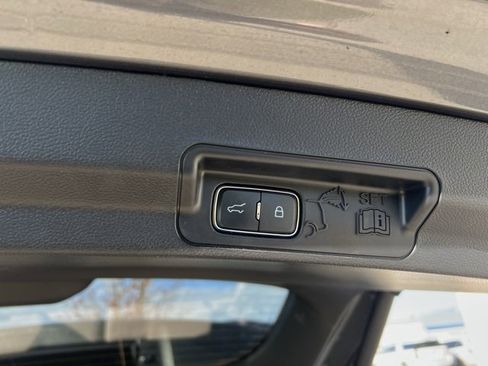 Used 2023 Ford Explorer XLT image 20