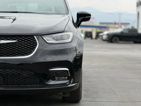 New 2026 Chrysler Pacifica Select image 4