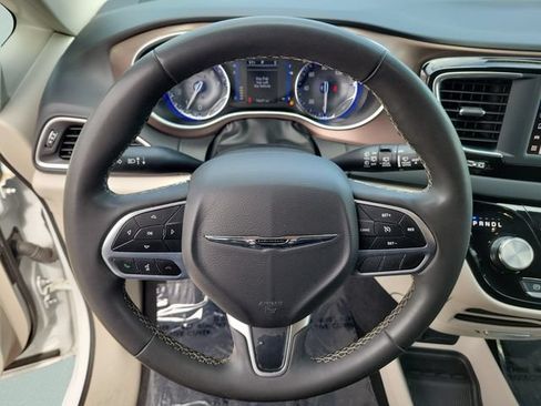 Used 2023 Chrysler Voyager LX FWD image 34