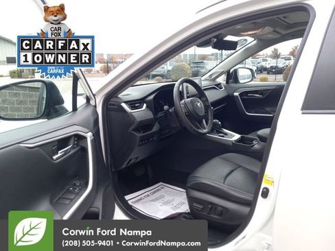 Used 2020 Toyota RAV4 Limited image 9