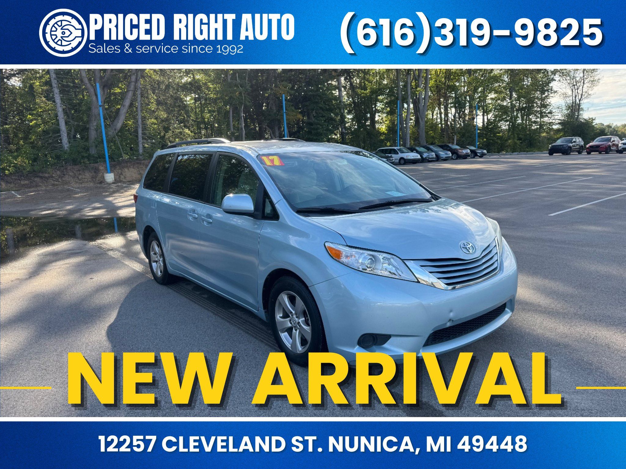 Used 2017 Toyota Sienna LE FWD image 1