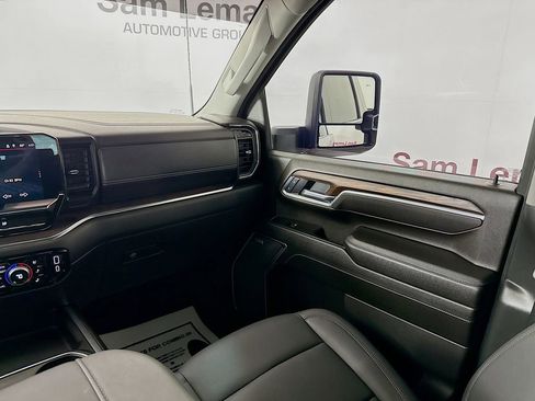 Used 2025 GMC Sierra 2500 SLT w/ SLT Premium Package image 24