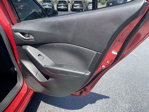 Used 2016 MAZDA MAZDA3 i Sport w/ Preferred Equipment Package FWD image 22