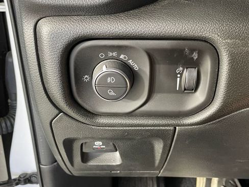 New 2026 RAM 1500 Express AWD/4WD image 11