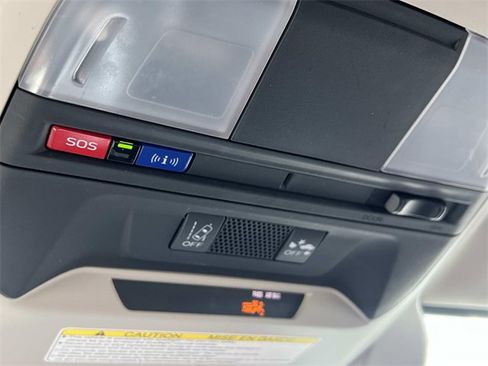 Used 2018 Subaru Crosstrek 2.0i Premium w/ Eyesight System image 29