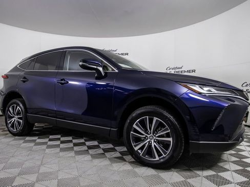 Used 2024 Toyota Venza LE image 3