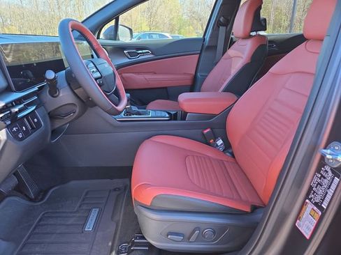 New 2026 Kia Sportage SX FWD image 5