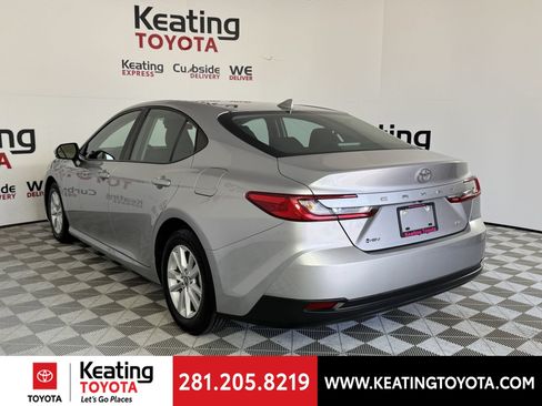 Used 2025 Toyota Camry LE FWD image 7