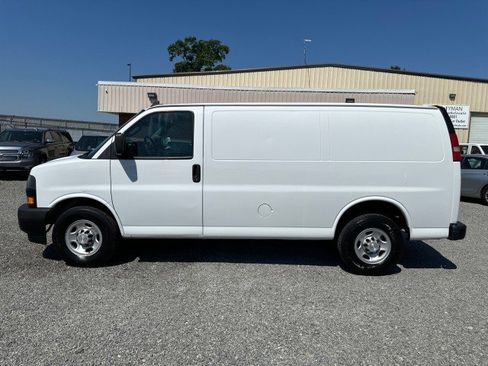 Used 2019 Chevrolet Express 2500 w/ Driver Convenience Package RWD image 13