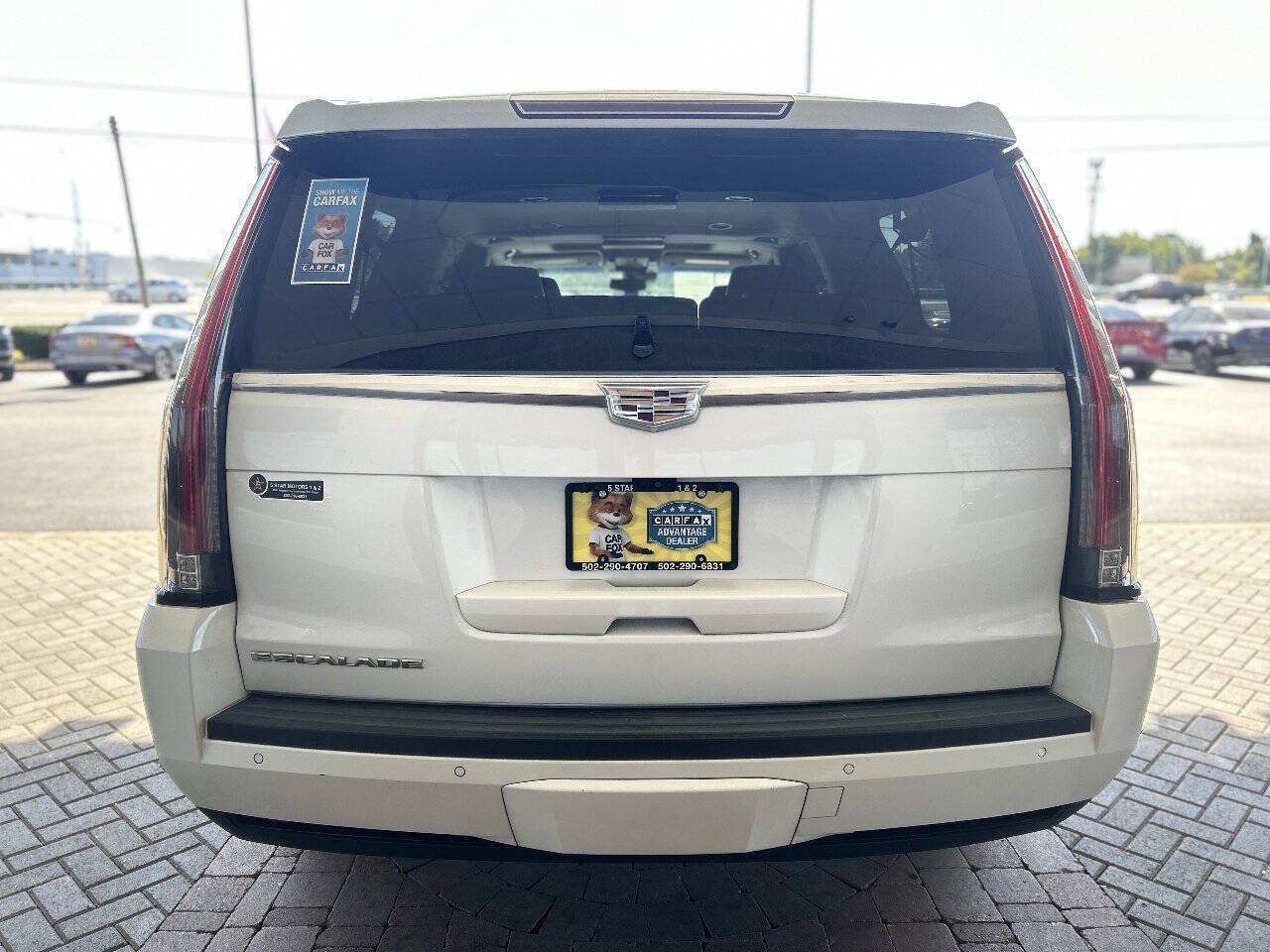 Used 2017 Cadillac Escalade ESV Luxury AWD/4WD image 12