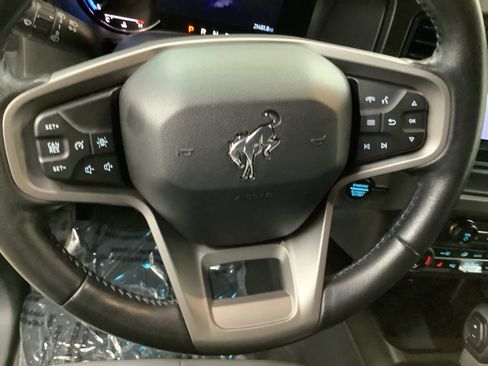 Used 2023 Ford Bronco Black Diamond AWD/4WD image 14