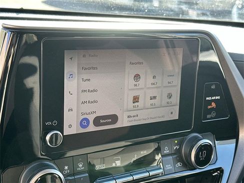 Used 2023 Toyota Highlander LE image 12