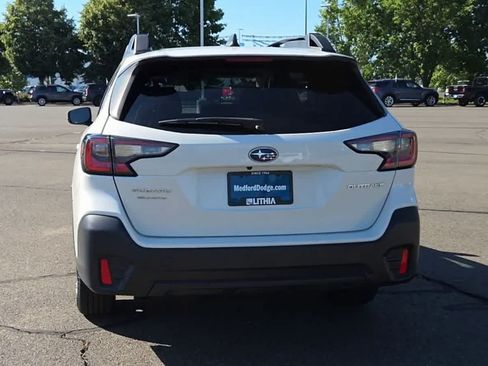 Used 2022 Subaru Outback Premium AWD/4WD image 7