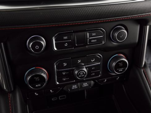 Used 2023 Chevrolet Suburban RST image 22