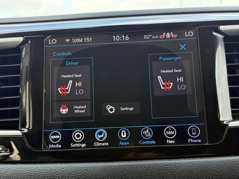Used 2020 Chrysler Pacifica Touring-L Plus FWD image 39