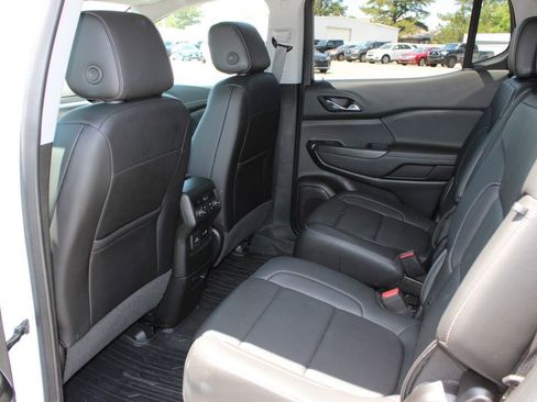 Used 2023 GMC Acadia SLT w/ Elevation Edition AWD/4WD image 12