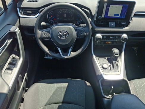 Used 2023 Toyota RAV4 XLE AWD/4WD image 12