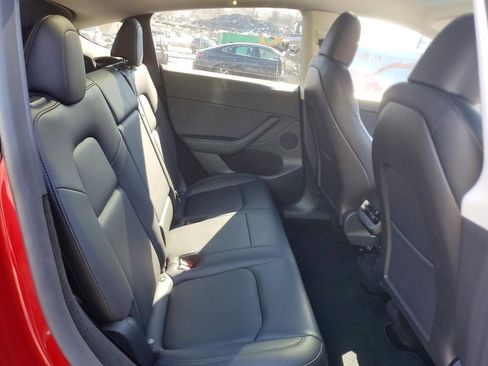 Used 2024 Tesla Model Y 2WD image 7